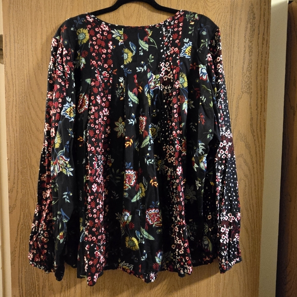 Caffe Marrahesh Navy Multi-color Floral Blouse - Picture 6 of 6